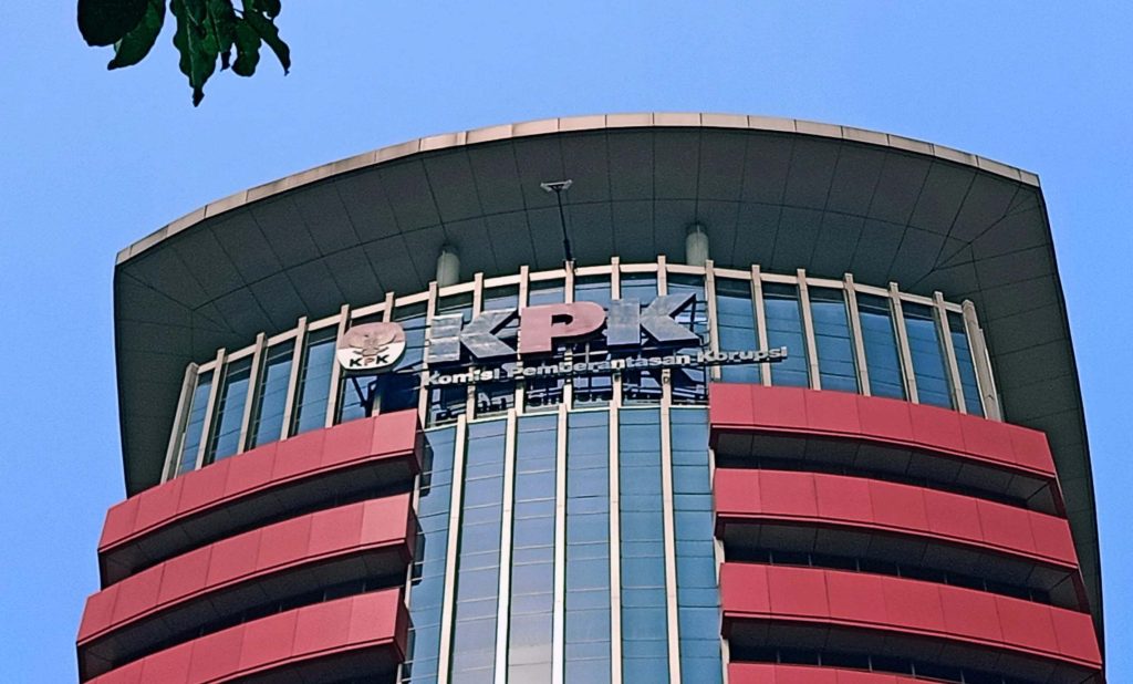 Kasus Korupsi CSR BI-OJK, KPK Periksa Heri Gunawan dan Satori