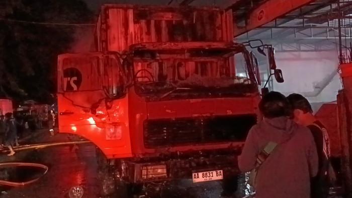 Truk Kontainer Terbakar di Sunter, Api Padam dalam 30 Menit