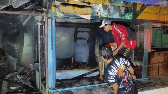 Pasar Krenso Terbakar, Kerugian Capai Ratusan Juta
