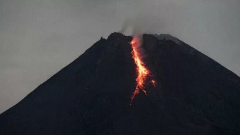 Lava Pijar Meluncur 2 Km, Status Merapi Masih Siaga