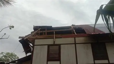 43 Rumah Rusak Diterjang Angin Kencang di Madiun