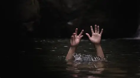 Dua Mahasiswa Terseret Ombak di Pantai Amai, Satu Tewas dan Satu Hilang