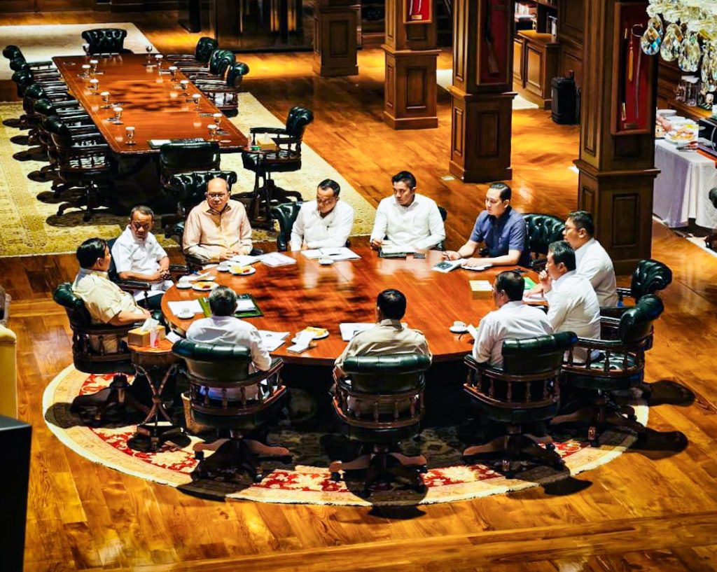 Presiden Prabowo Pimpin Rapat Terbatas Bahas Pertanian, Energi, dan Infrastruktur