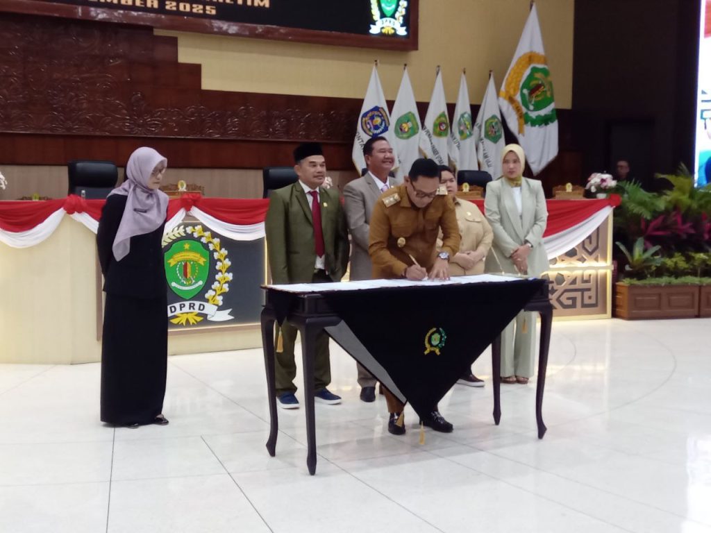 Rapat Paripurna DPRD Kaltim Sahkan KUA-PPAS 2026