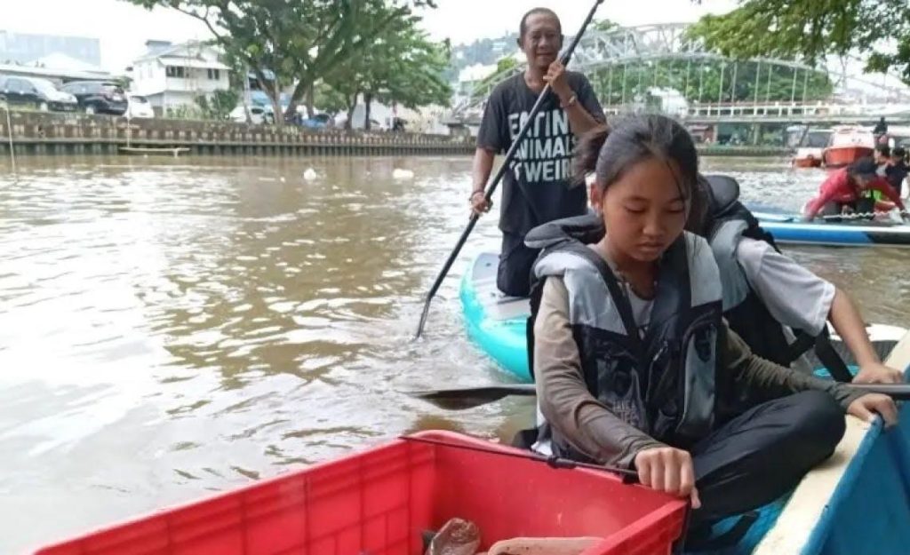 Warga dan Pemkot Bergandengan Tangan Jaga Sungai Karang Mumus