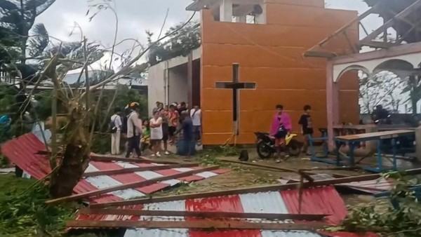 Badai Bualoi Terjang Filipina, 3 Tewas dan 400 Ribu Orang Dievakuasi