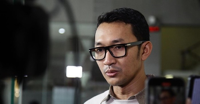 KPK Geledah Rumah Bos Maktour Disaksikan Keluarga