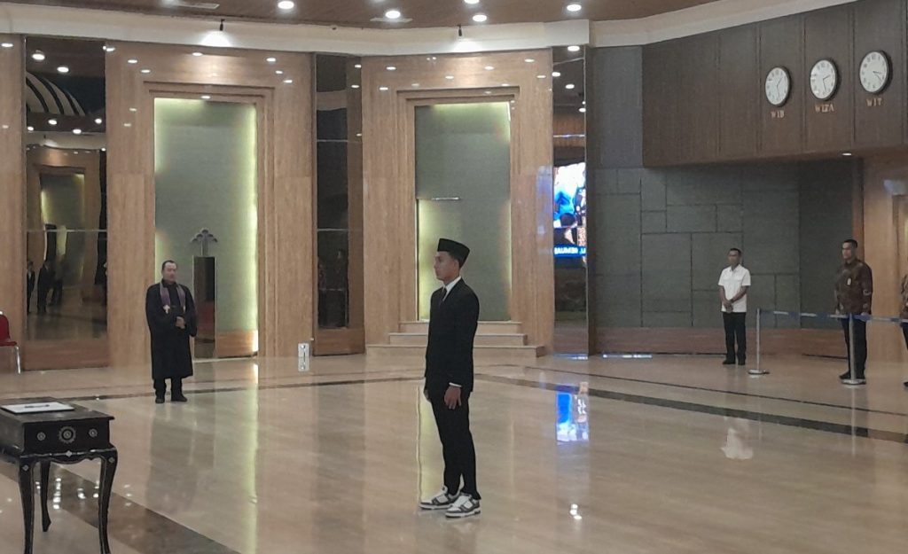Erick Thohir Dampingi Miliano Jonathans Ambil Sumpah WNI