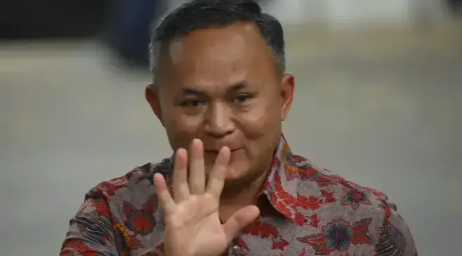 Wamenham Jenguk Korban Luka Berat Kerusuhan DPRD Makassar