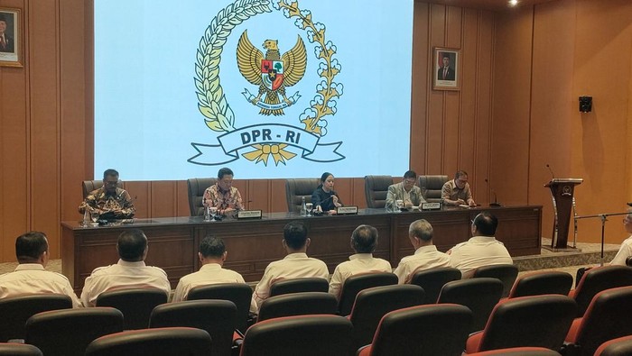 Puan Maharani Audiensi dengan Perwakilan Buruh di DPR RI