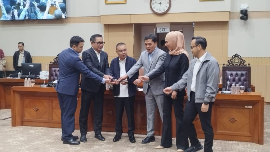 Russi Masse Resmi Gantikan Ahmad Sahroni di Komisi III DPR