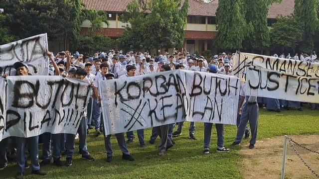 Pelajar SMAN 11 Semarang Demo, Minta Keadilan untuk Korban Konten AI Porno