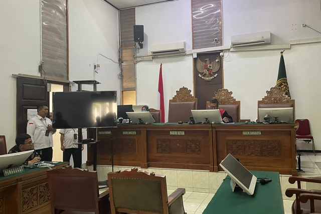 Hakim Tolak Gugatan Praperadilan Aktivis Khariq Anhar