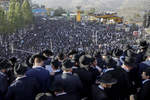 Puluhan Ribu Yahudi Ultra-Ortodoks Demo Tolak Wajib Militer di Yerusalem