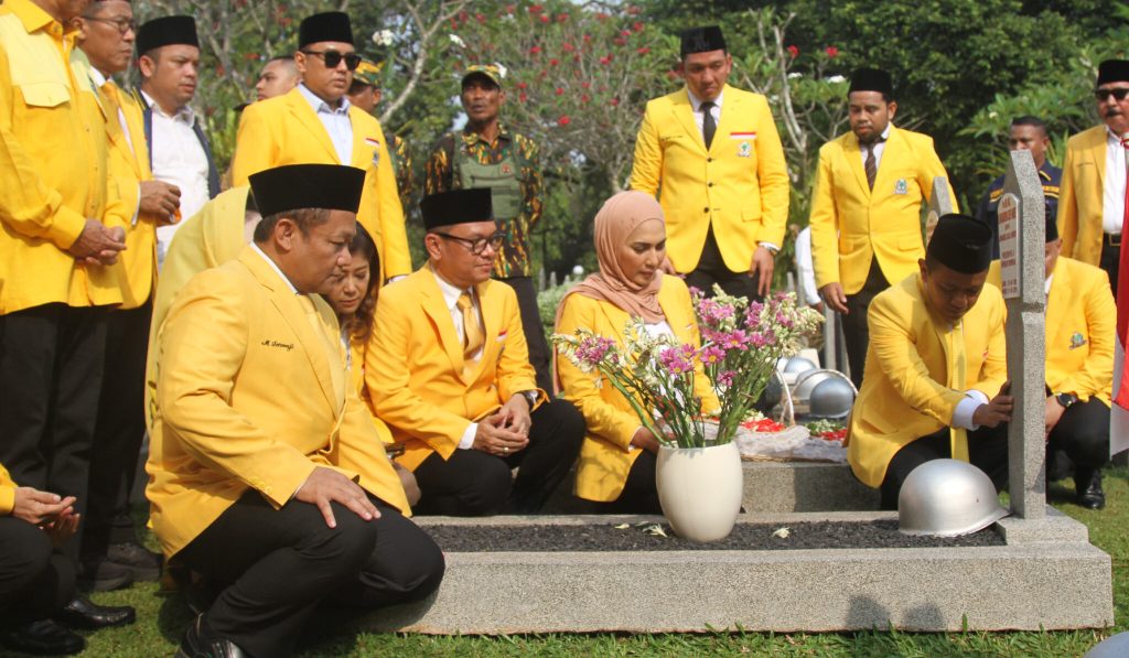 HUT ke-61 Golkar, Bahlil Pimpin Ziarah ke TMP Kalibata