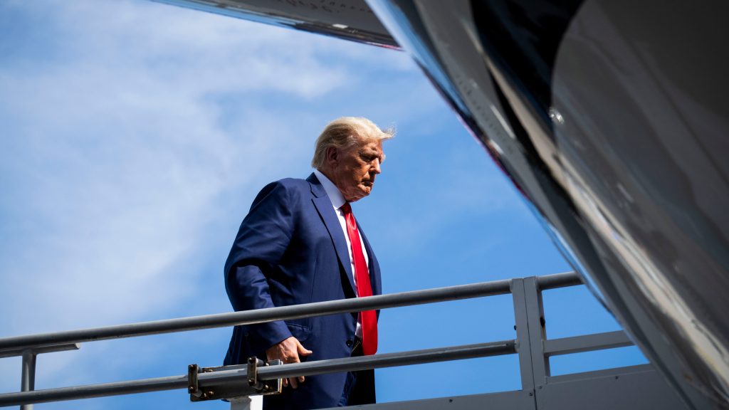 Trump Tinggalkan Malaysia, Lanjutkan Kunjungan ke Jepang