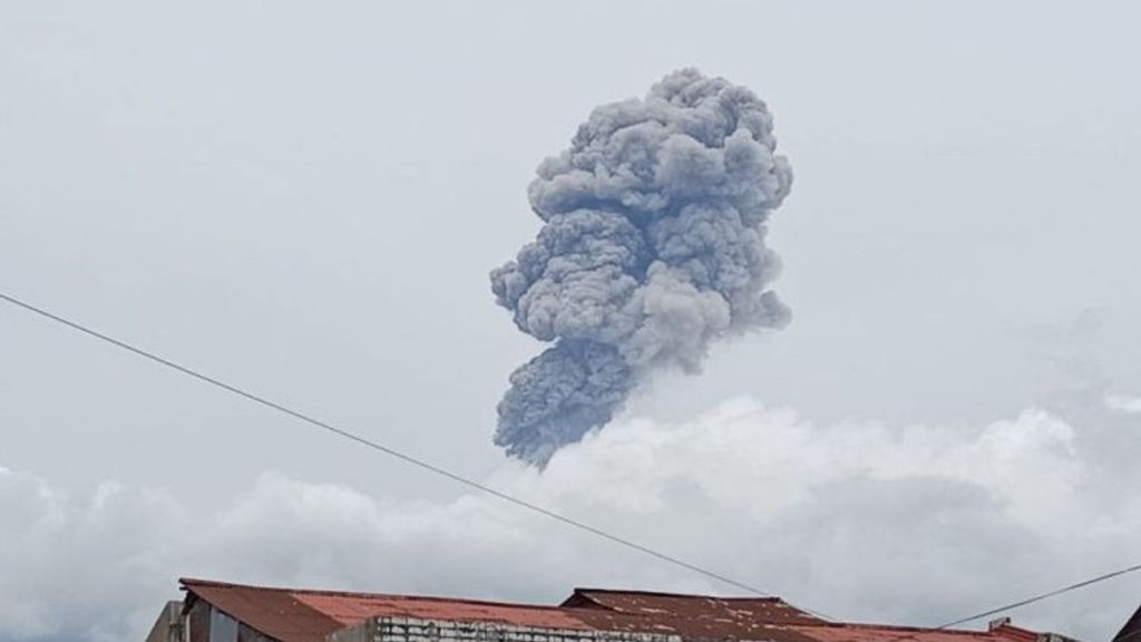 Aktivitas Gunung Marapi Meningkat, PVMBG Tegaskan Zona Bahaya