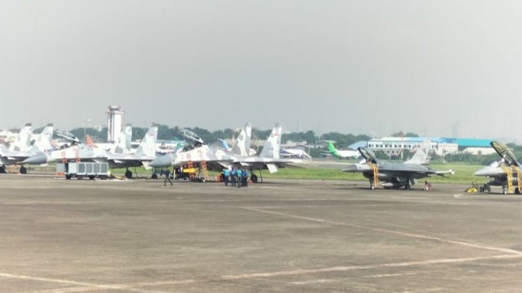 Latihan Manuver, Ratusan Pesawat AU Bersiap Unjuk Aksi di Monas