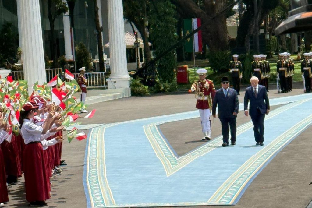 Prabowo Sambut Hangat Presiden Brasil di Istana Merdeka