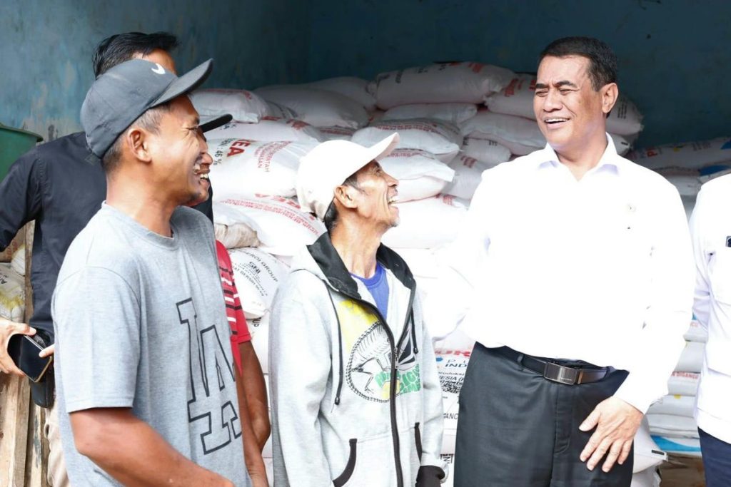 Sidak Kios di Kotabumi, Mentan Pastikan Harga Pupuk Sesuai Kebijakan Presiden