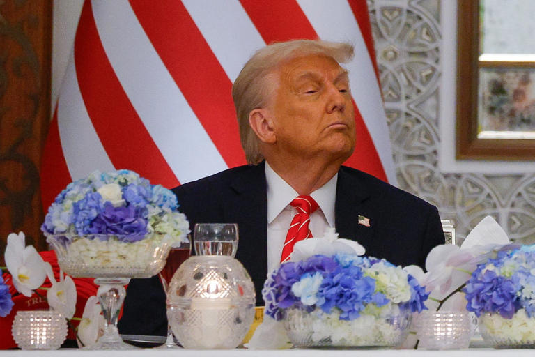 Trump Ancam PHK Massal di Tengah Shutdown AS