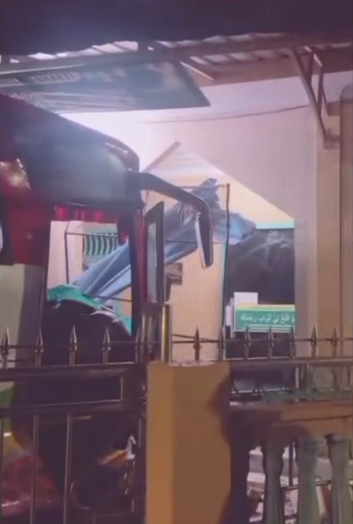 Bus Medan Jaya Tabrak Masjid di Labusel, Tak Ada Korban Jiwa