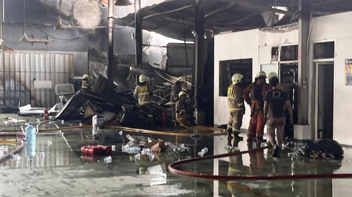 Blower Rusak Diduga Sebabkan Bengkel Mobil Terbakar di Meruya