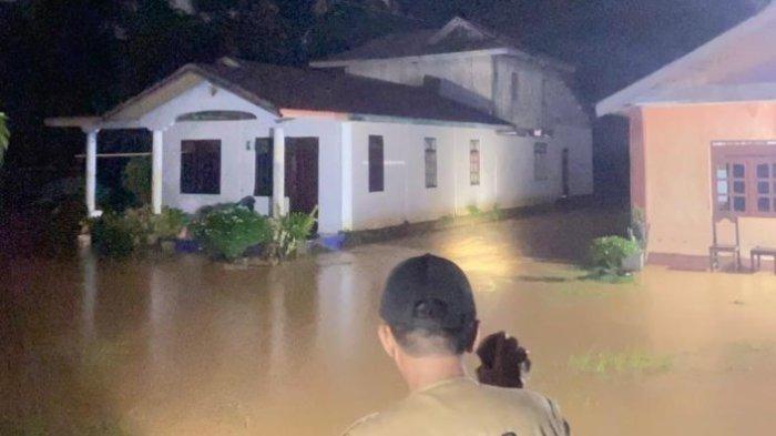 Hujan Berjam-jam Picu Banjir Parah di Kabupaten Mamuju