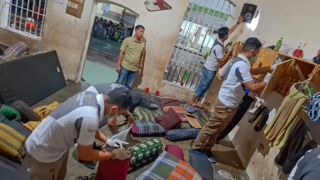 Razia Dini Hari, Lapas Kediri Temukan Benda Tajam Rakitan
