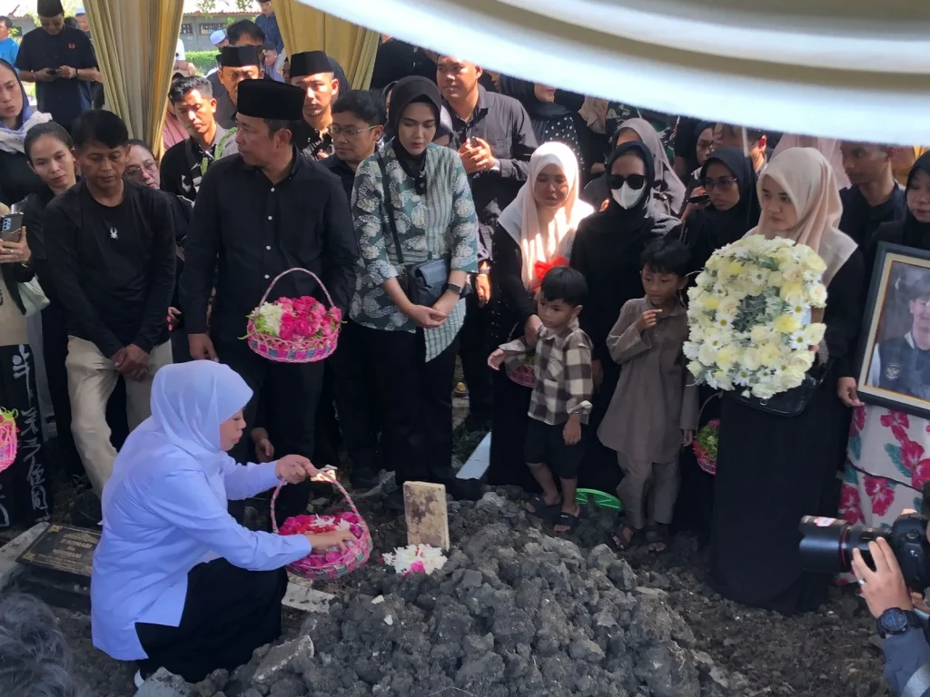 Jenazah Naufal, Atlet Gimnastik Muda, Dimakamkan di Gresik