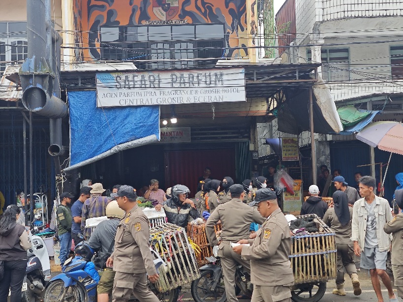 Penertiban PKL di Pasar Pagi Samarinda Diwarnai Ketegangan