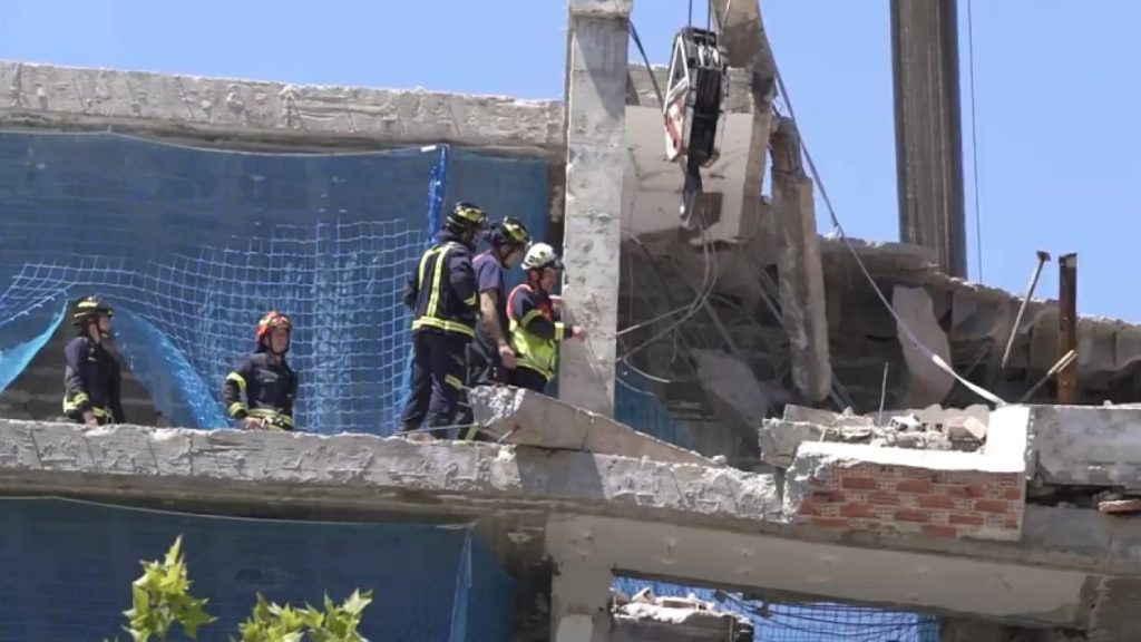 Gedung Ambruk di Madrid, Dua Pekerja Tewas dan Dua Hilang