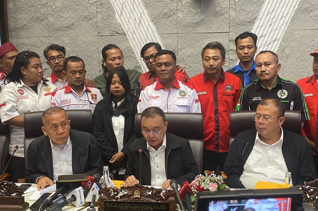 DPR-Pemerintah Gratiskan Perpanjangan SIM untuk Sopir Logistik