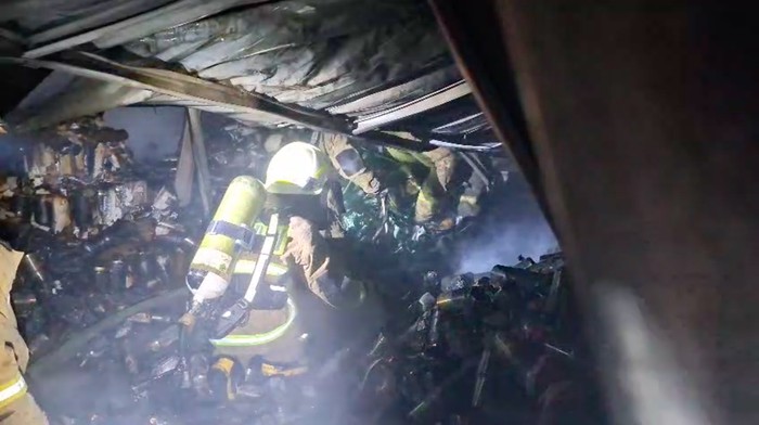 Gudang Ekspedisi di Cakung Terbakar, Diduga Akibat Korsleting Listrik