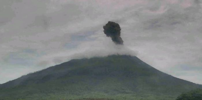 Gunung Ile Lewotolok Erupsi, PVMBG Imbau Warga Tetap Siaga