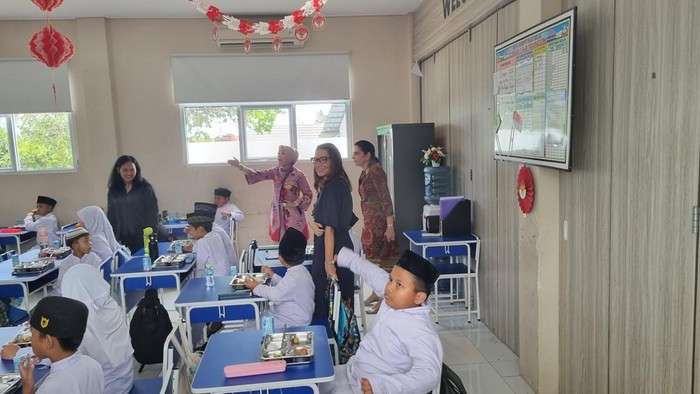 Ibu Negara Brasil Tinjau Program Makan Bergizi Gratis di Jakarta