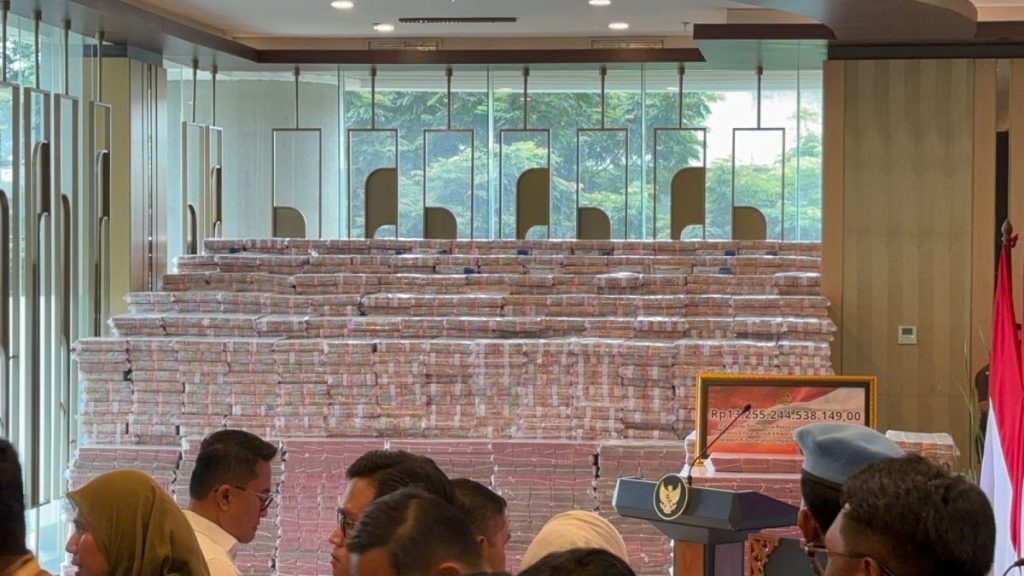 Kejagung Serahkan Rp13 Triliun Uang Sitaan Kasus CPO ke Negara