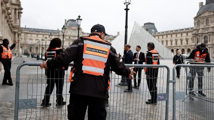 Dua Perampok Museum Louvre Ditangkap, Barang Curian Masih Hilang