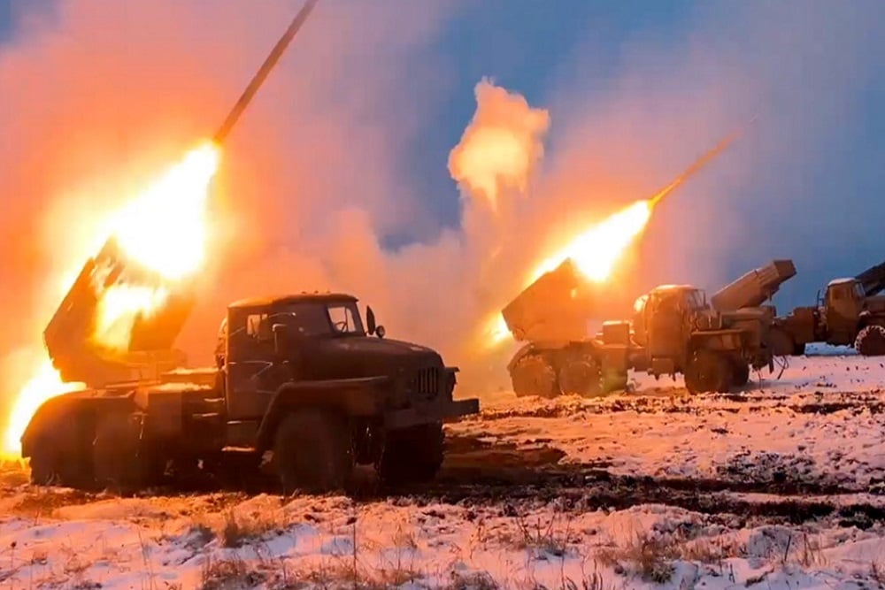 Ukraina Dihantam 320 Drone dan 37 Rudal Rusia