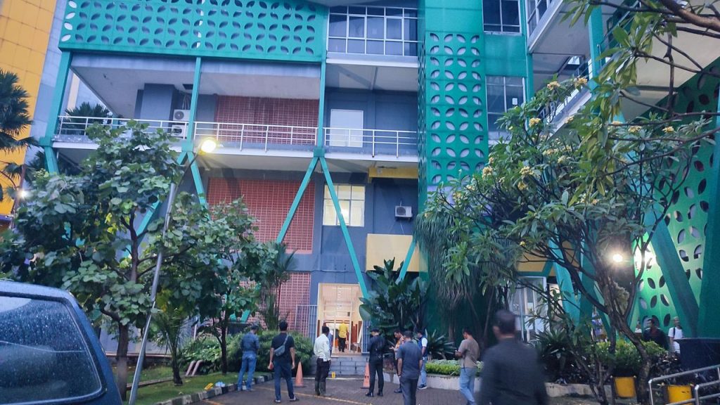 Mahasiswi Universitas Pakuan Jatuh dari Lantai 3