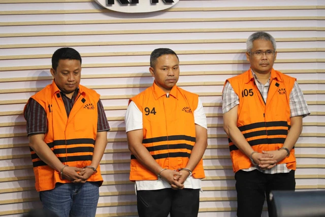 KPK Geledah Rumah Dinas Abdul Wahid, Telusuri Aliran Dana Suap