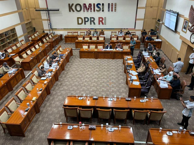 Panja Komisi III DPR Lanjutkan Pembahasan RUU KUHAP Bersama Pemerintah