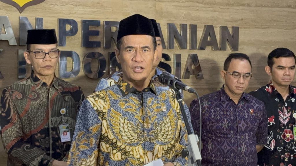 Mentan Amran Pecat Staf Pemalak Petani Ratusan Juta
