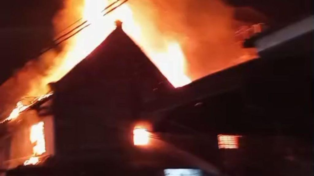 Kebakaran Ruko di Jakarta Barat Diduga Akibat Kabel Listrik Overload