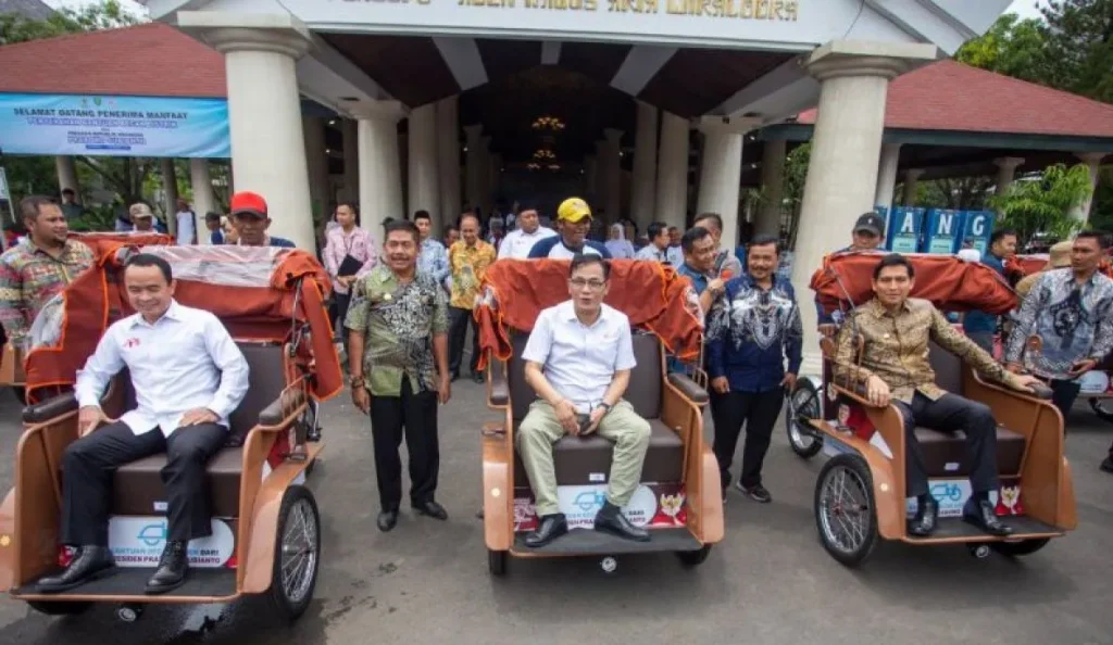 Becak Listrik Jadi Harapan Baru Tukang Becak Indramayu