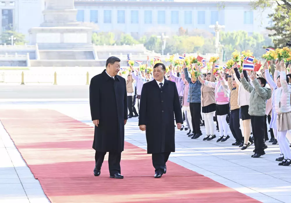 Xi Jinping Sambut Raja Thailand di Beijing