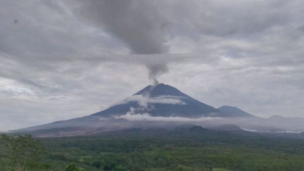 Status Tanggap Darurat Erupsi Semeru Diperpanjang hingga 2 Desember