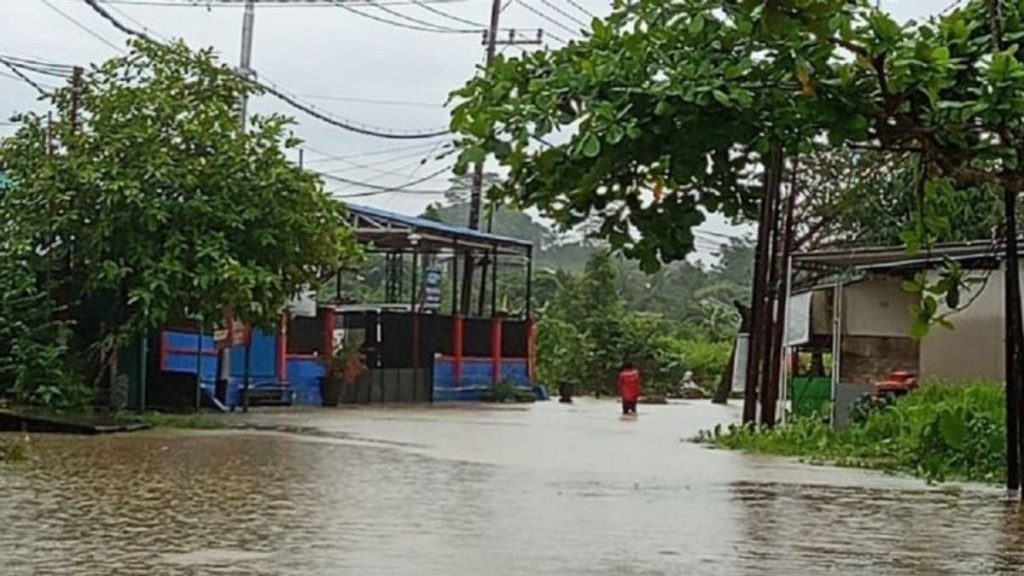 Curah Hujan Tinggi Picu Genangan di 25 Ruas Jalan Samarinda