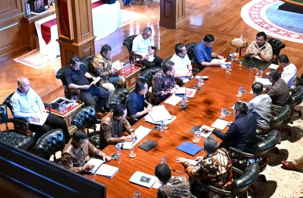 Prabowo Kumpulkan Menteri Bahas Penertiban Hutan dan Tambang