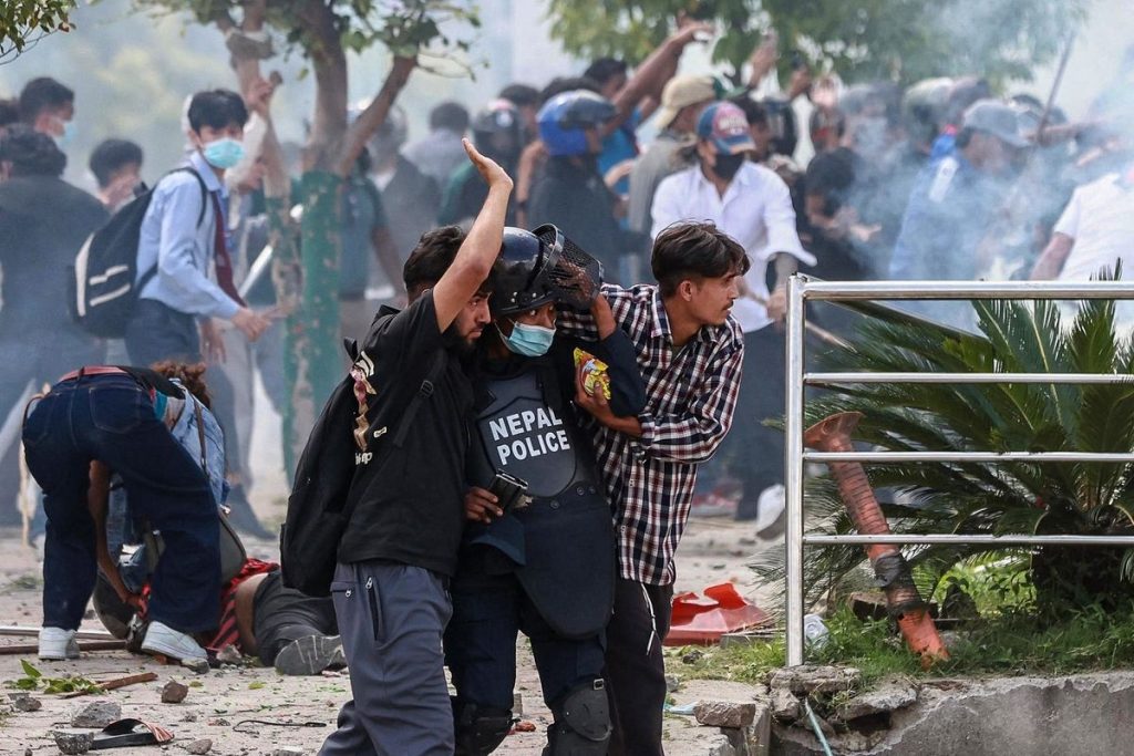 Nepal Memanas, Gen Z Bentrok dengan Loyalis Pemerintah